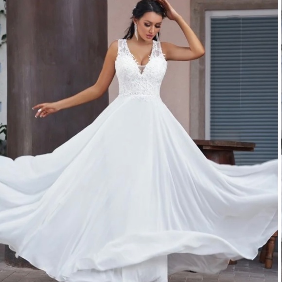 Wedding Dress - Picture 4 of 4